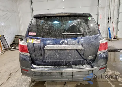 2011 Toyota Highlander Base z USA, uszkodzony, nr VIN 5TDBK3EH3BS063242